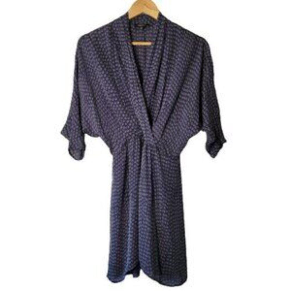 Aritzia Babaton 100% Silk Faux Wrap Dress Navy Blue Arrow Pattern Size Small
